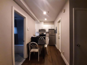 Sanitized renovated close to subway and 24 hrs services